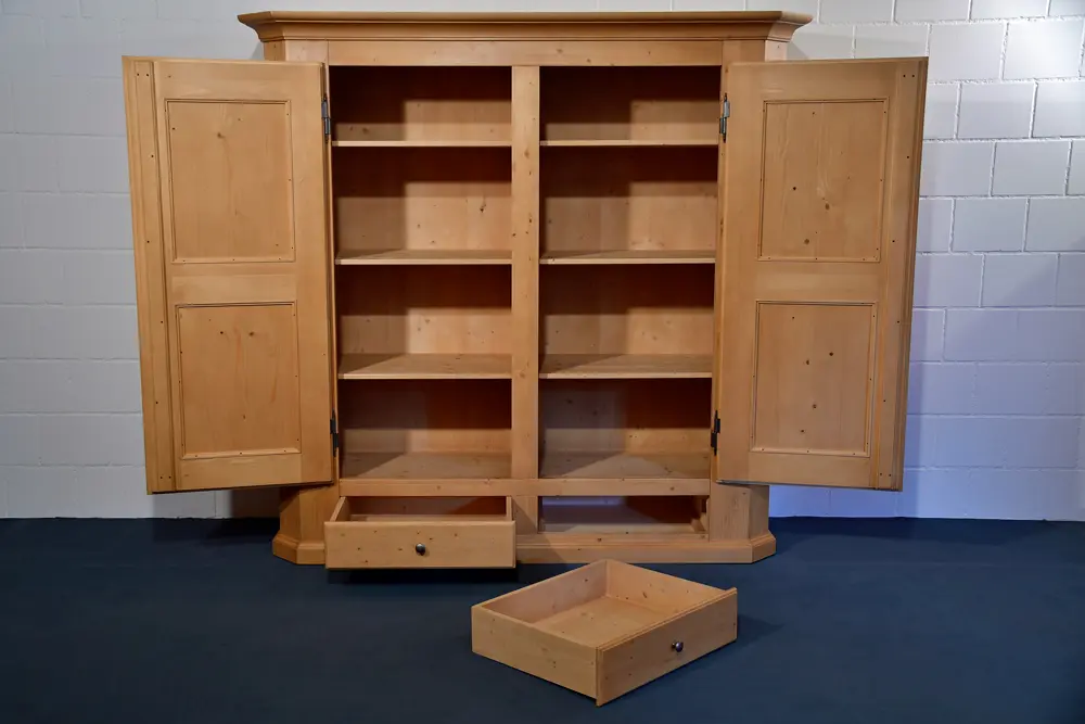 MT Massivholzschrank Aicha 44.36
