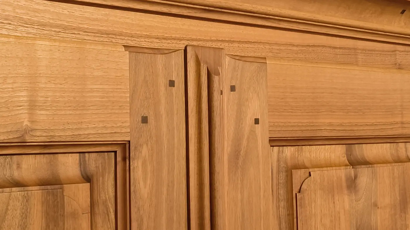 MT Massivholzschrank Barock 62.18