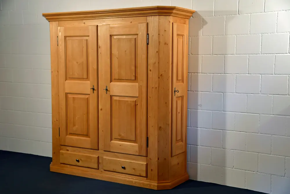 MT Massivholzschrank Frena 23.09