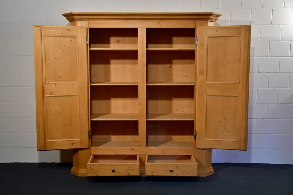 MT Massivholzschrank Melago 23.60