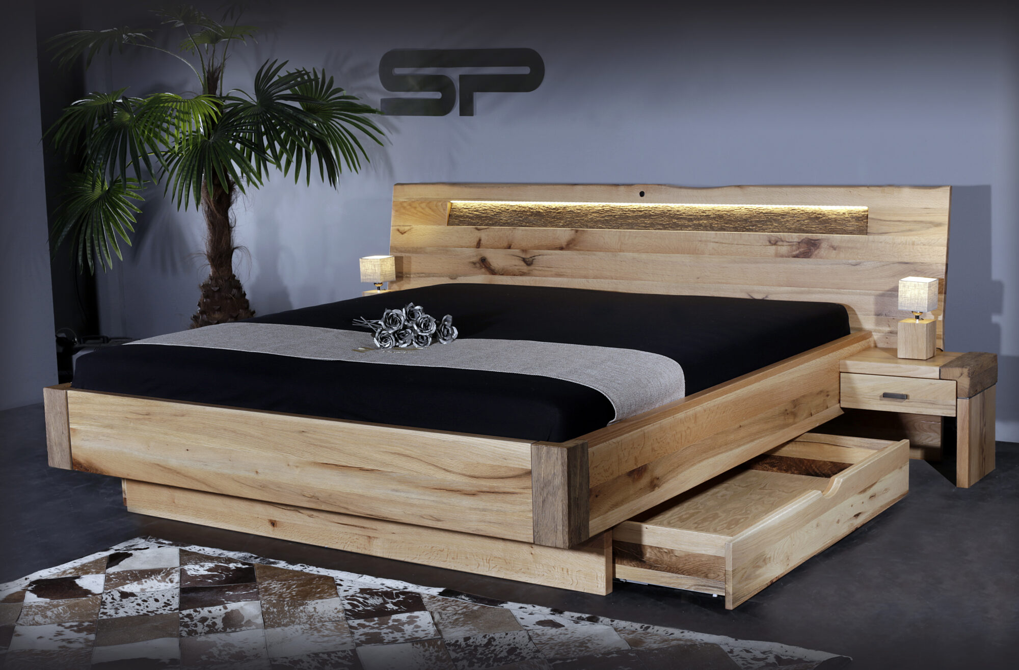 Sprenger Bett aus Sumpfeiche mit LED - 180x200cm - FÜRSTENBERG