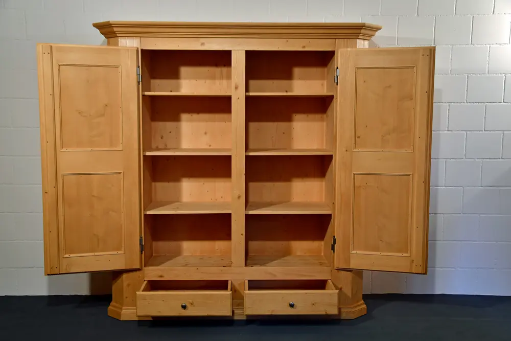 MT Massivholzschrank Frena 23.09