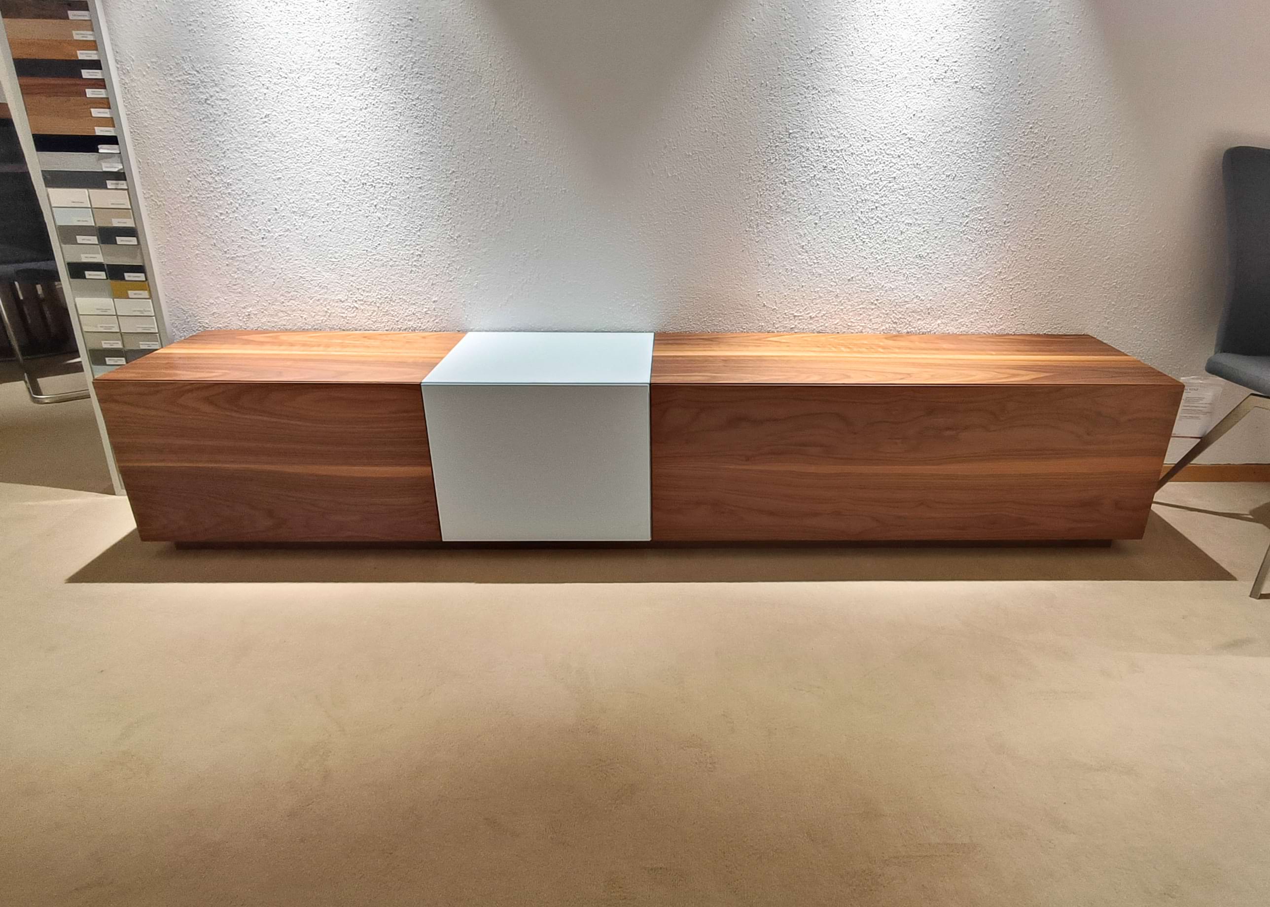 Anrichte, Holz, Hartholz, Gebeiztes Holz, Tabelle