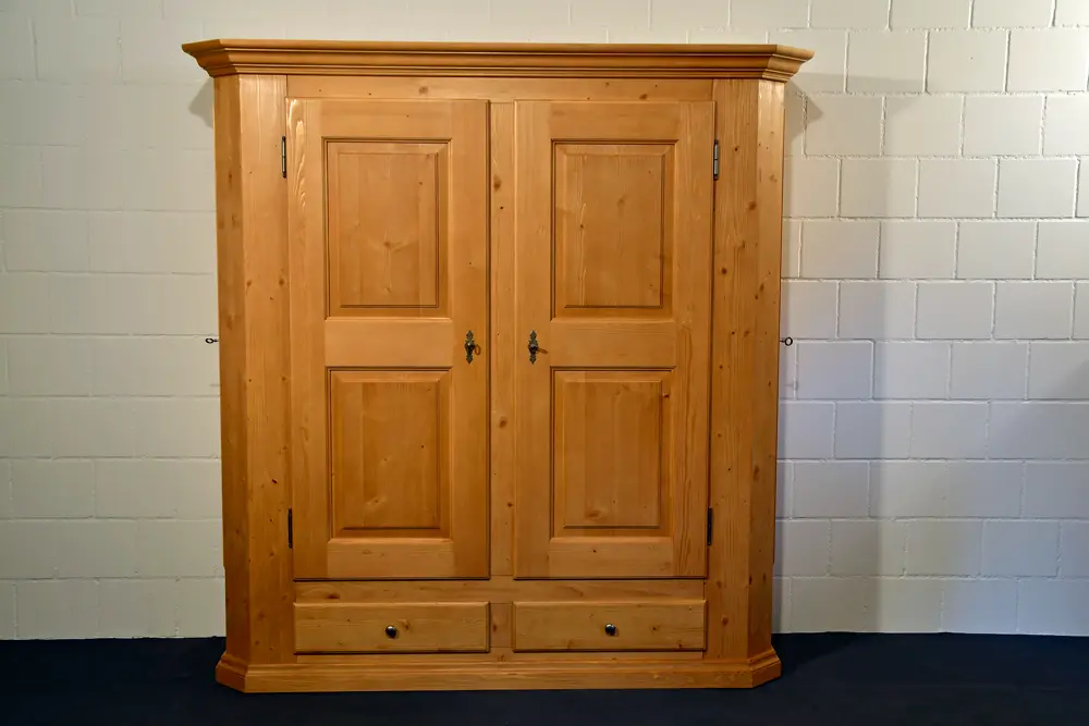 MT Massivholzschrank Frena 23.09