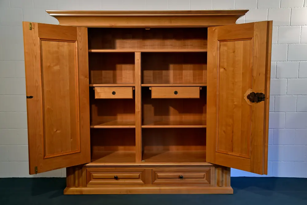 MT Kirschbaumschrank Casera 63.05