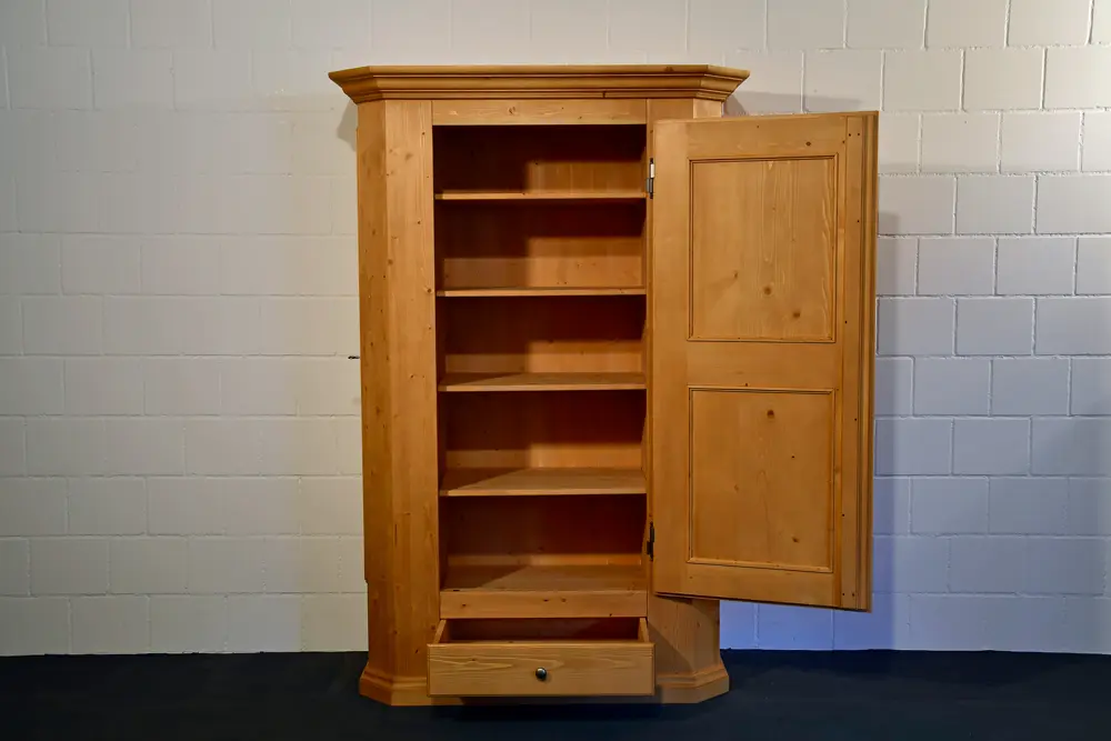 MT Massivholzschrank Afing 23.14