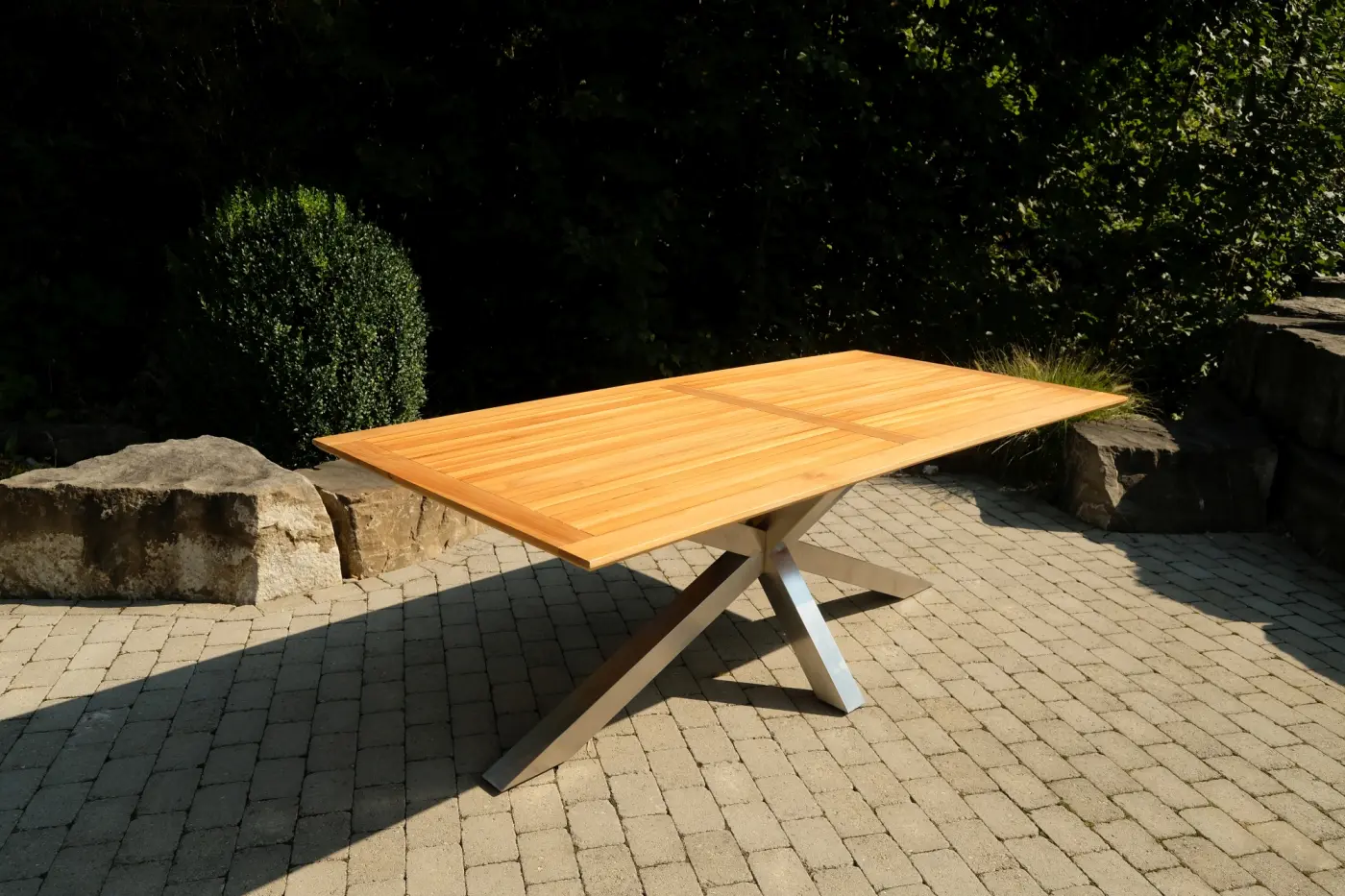 Gartentisch Monaco XX-Fuss Teakplatte