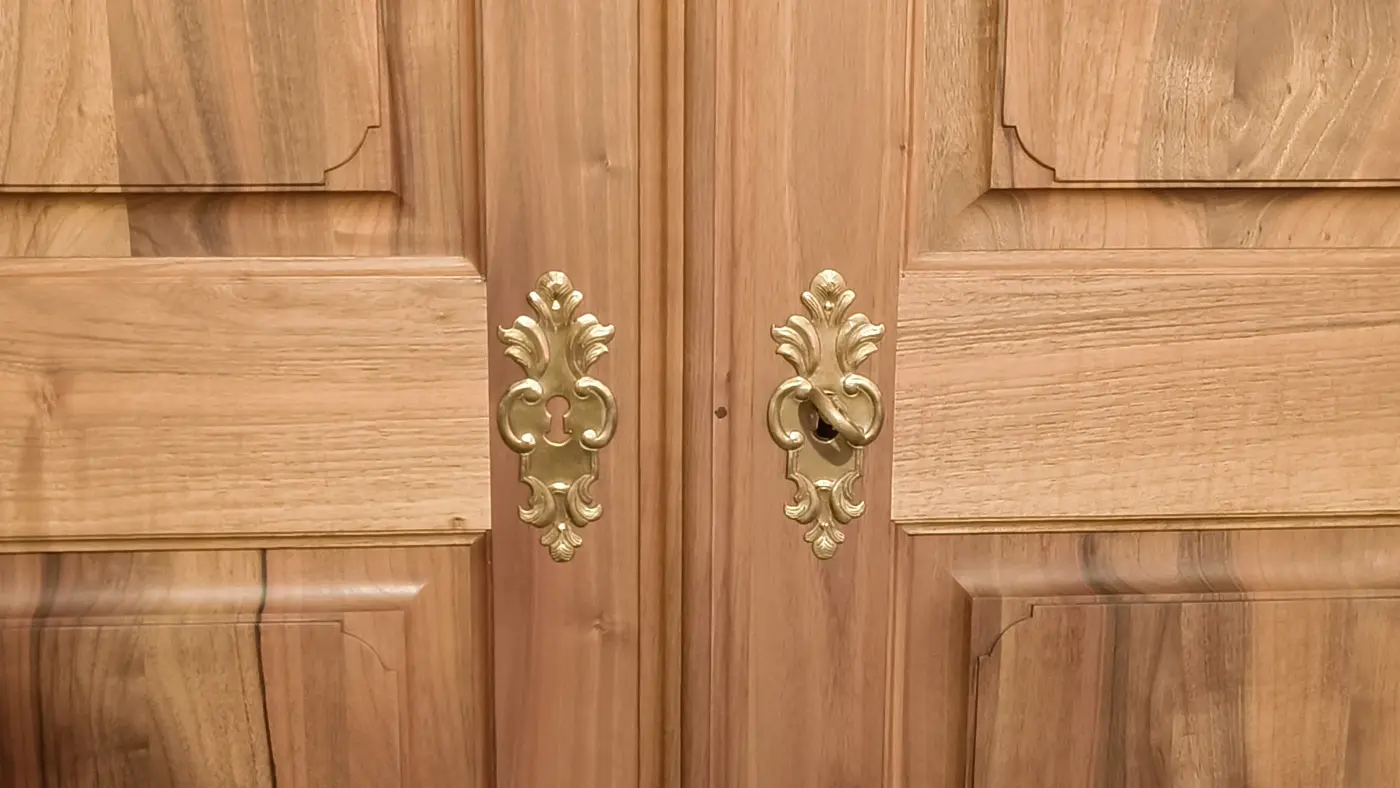 MT Massivholzschrank Barock 62.18