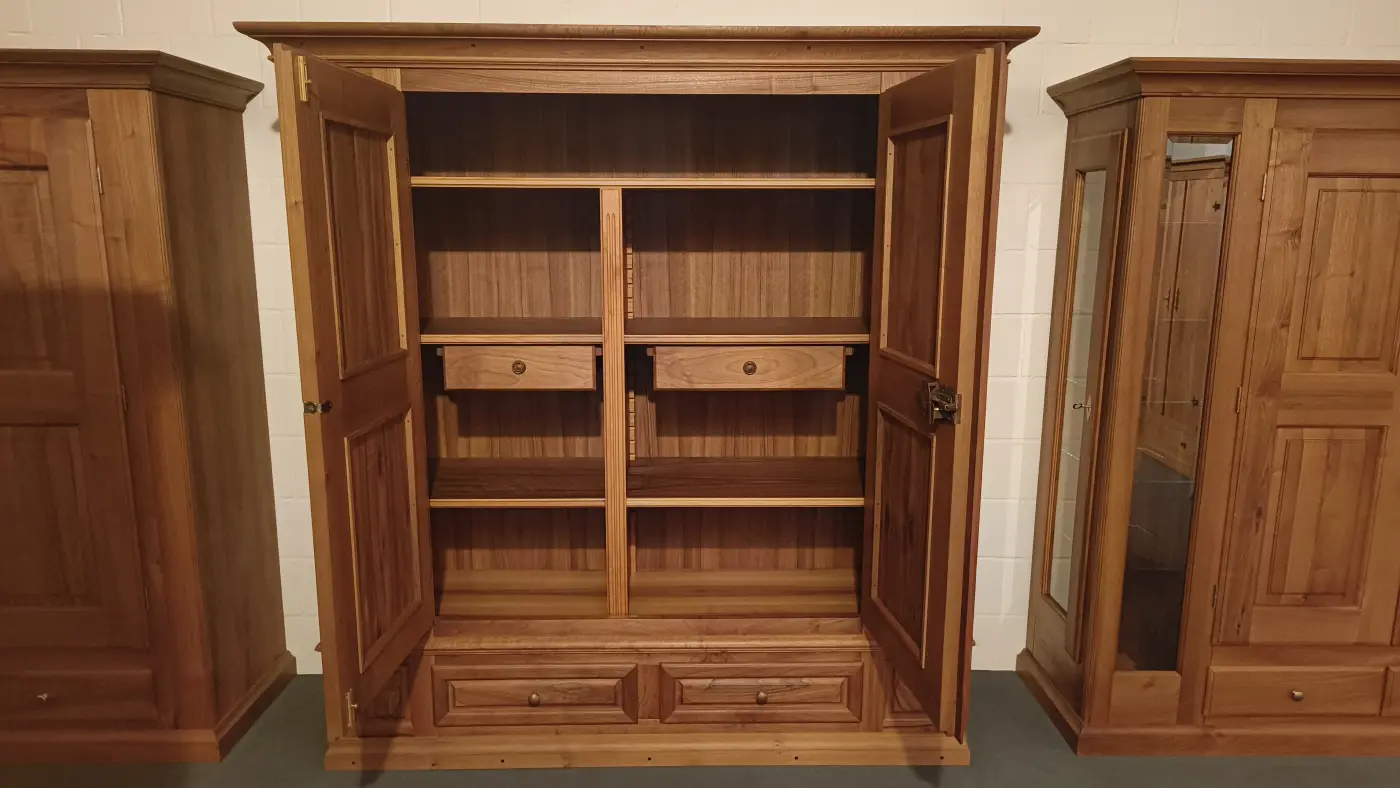 MT Massivholzschrank Barock 62.18