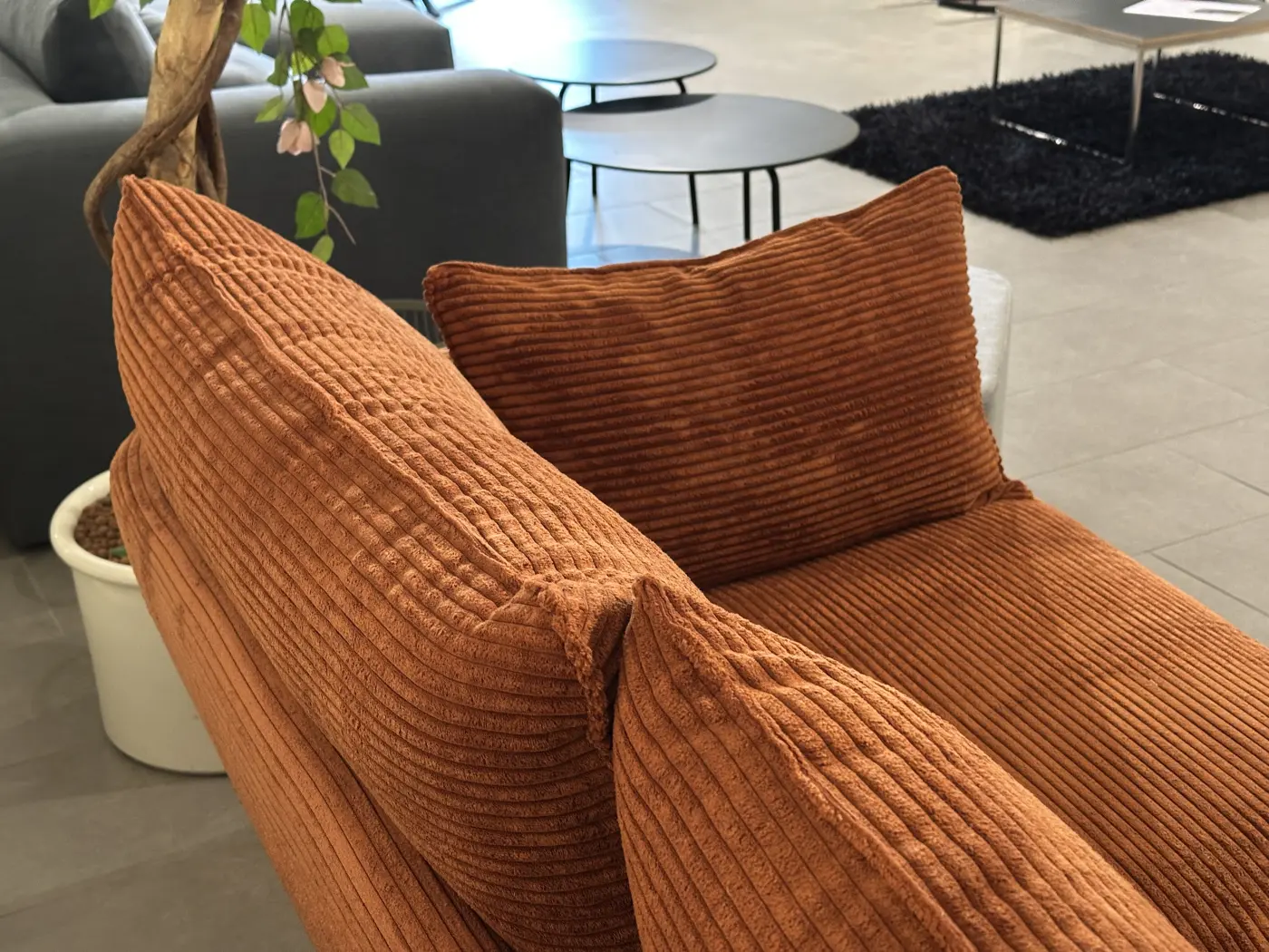 Hasle Lux 2-Sitzer Sofa mit Cordstoff